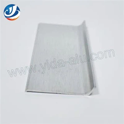 S -a aruncat din aluminiu periat