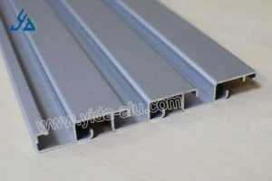 Slatwall stivuibil din aluminiu